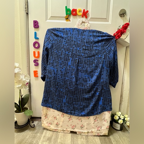 Ladies ana 2X blue print blouse - Picture 3 of 13